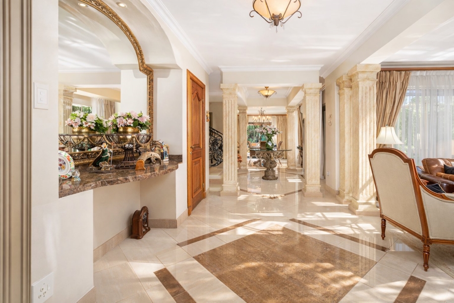 5 Bedroom Property for Sale in Caribbean Beach Club North West